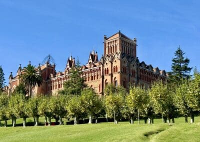 Comillas historic places tour